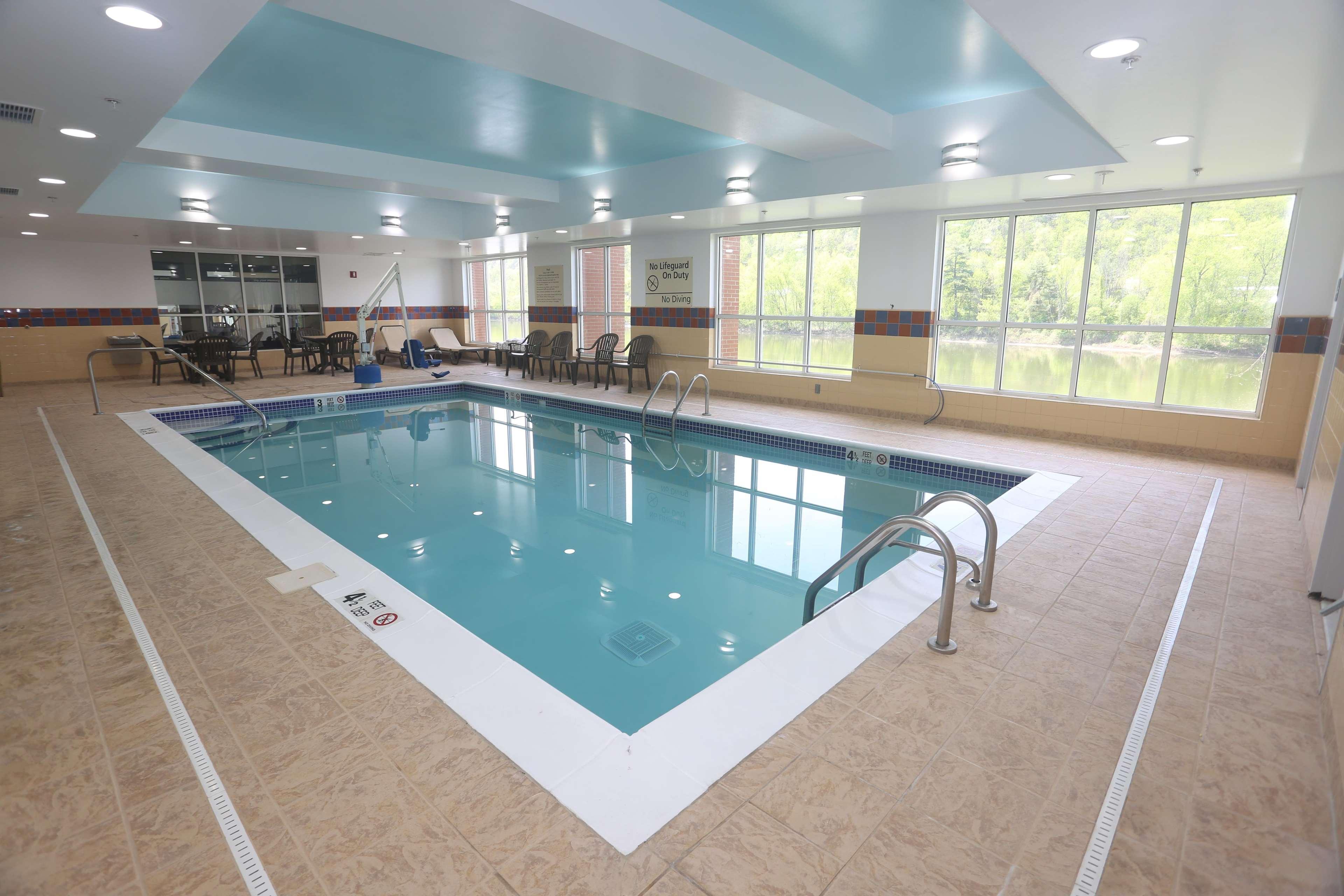 Hampton Inn Owego Kültér fotó
