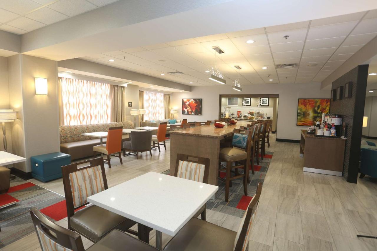 Hampton Inn Owego Kültér fotó