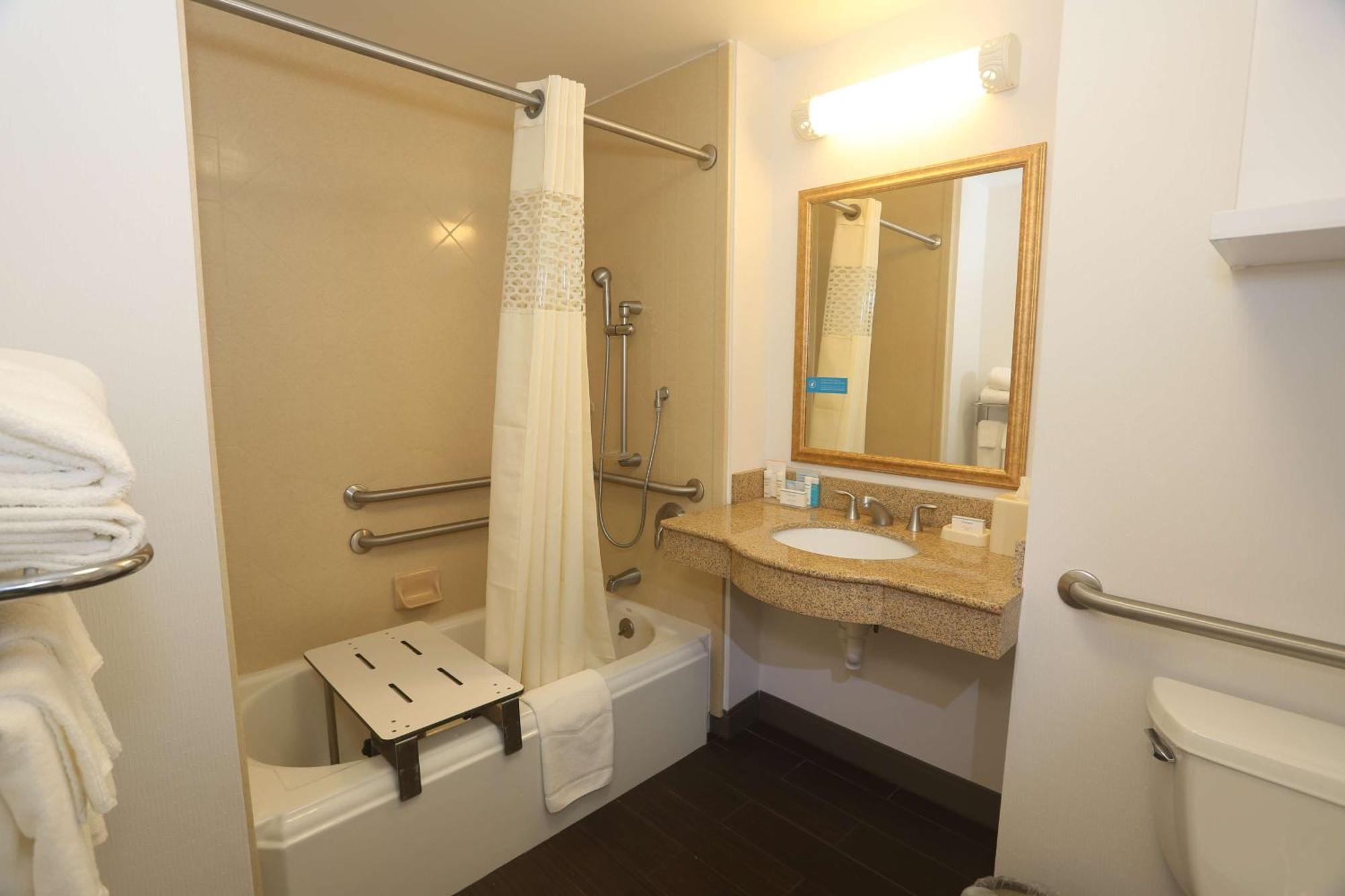 Hampton Inn Owego Kültér fotó